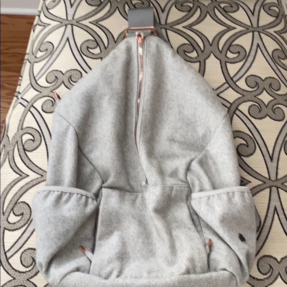 Zella studio felt sling bag